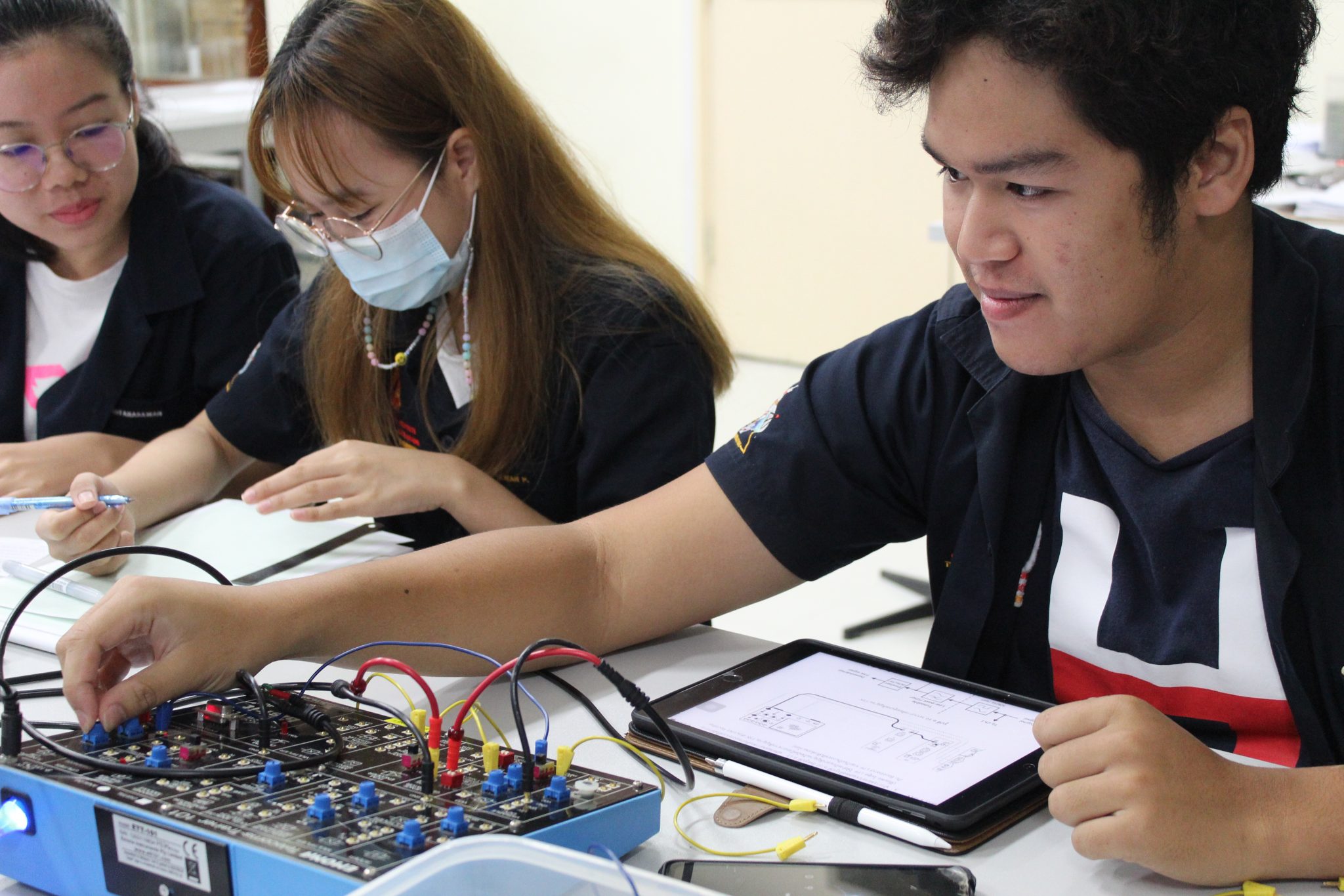 Fundamental Labs Department of Engineering
